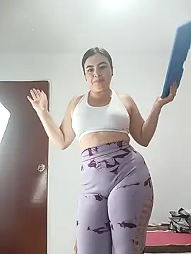 Candy69  online show from November 12, 2025, 1:44 pm