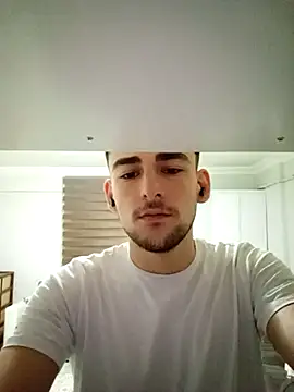 yasinesra757  online show from December 21, 2025, 3:19 pm