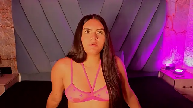 amarahanks1 online show from November 6, 2025, 11:44 am