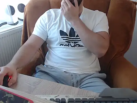 strongcoffee10 online show from November 14, 2025, 11:09 am