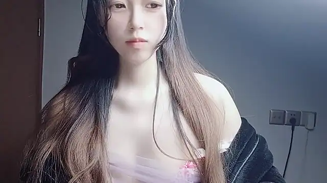 Snapshot of JuliaNoir chatting on January 7, 2026, 2:52 pm JuliaNoir online show from January 7, 2026, 2:52 pm