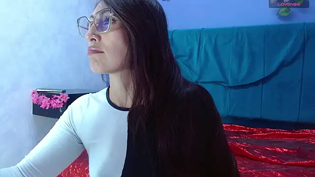 Snapshot of adaharagomezcm chatting on November 6, 2025, 8:10 pm adaharagomezcm online show from November 6, 2025, 8:10 pm