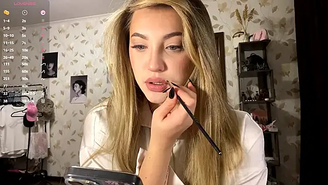 OrethaEredia online show from November 18, 2025, 3:16 pm