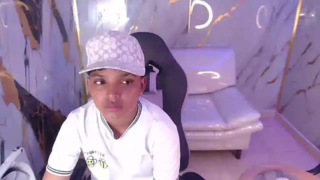 Snapshot of stormi_rouse18 chatting on November 1, 2025, 1:13 pm stormi rouse18 online show from November 1, 2025, 1:13 pm