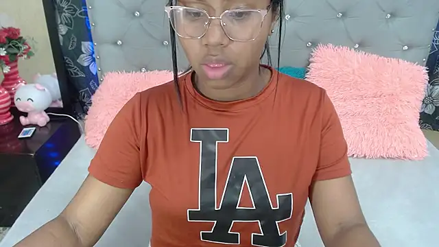 Snapshot of valentinavega18x chatting on February 3, 2026, 4:10 am valentinavega18x online show from February 3, 2026, 4:10 am