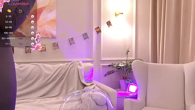 AlineFisher  online show from November 10, 2025, 8:35 am