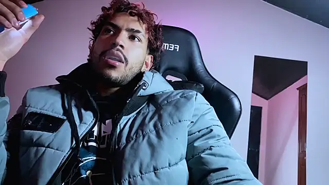 Snapshot of 3v1l chatting on November 8, 2025, 10:19 pm 3v1l online show from November 8, 2025, 10:19 pm