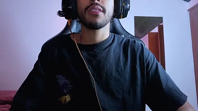 Snapshot of 3v1l chatting on November 12, 2025, 12:22 am 3v1l online show from November 12, 2025, 12:22 am