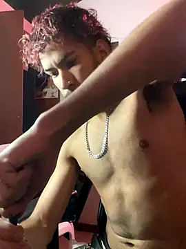 Snapshot of 3v1l chatting on November 12, 2025, 10:30 pm 3v1l online show from November 12, 2025, 10:30 pm