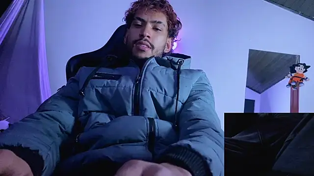 Snapshot of 3v1l chatting on November 17, 2025, 6:52 am 3v1l online show from November 17, 2025, 6:52 am