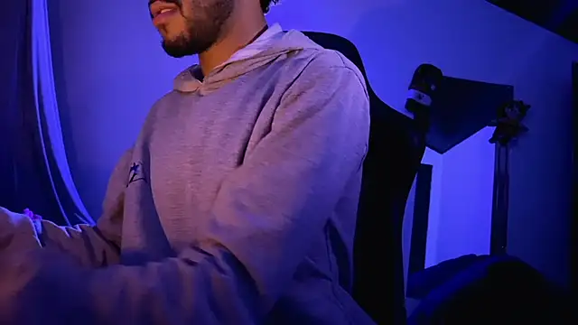 Snapshot of 3v1l chatting on November 27, 2025, 3:41 am 3v1l online show from November 27, 2025, 3:41 am