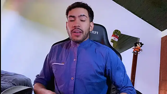 Snapshot of 3v1l chatting on December 13, 2025, 7:53 pm 3v1l online show from December 13, 2025, 7:53 pm