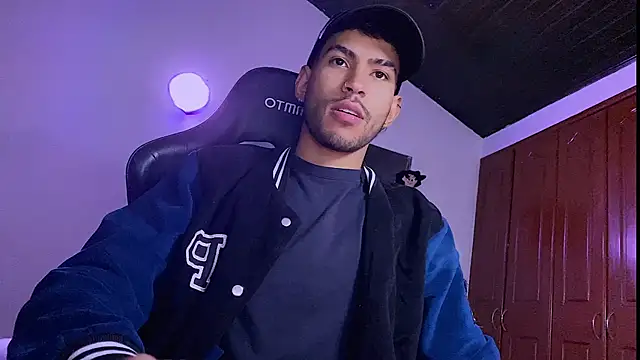 Snapshot of 3v1l chatting on January 6, 2026, 9:50 pm 3v1l online show from January 6, 2026, 9:50 pm