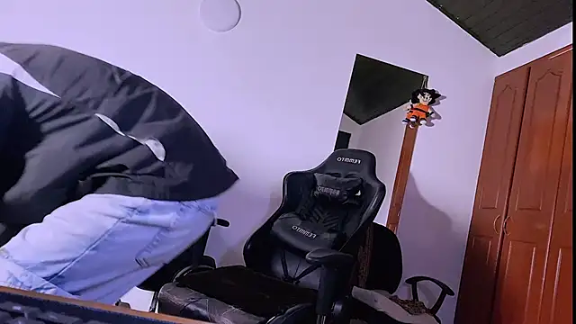 Snapshot of 3v1l chatting on January 15, 2026, 9:07 pm 3v1l online show from January 15, 2026, 9:07 pm