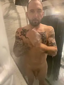 Snapshot of RobsBigD chatting on December 17, 2025, 5:19 pm RobsBigD online show from December 17, 2025, 5:19 pm