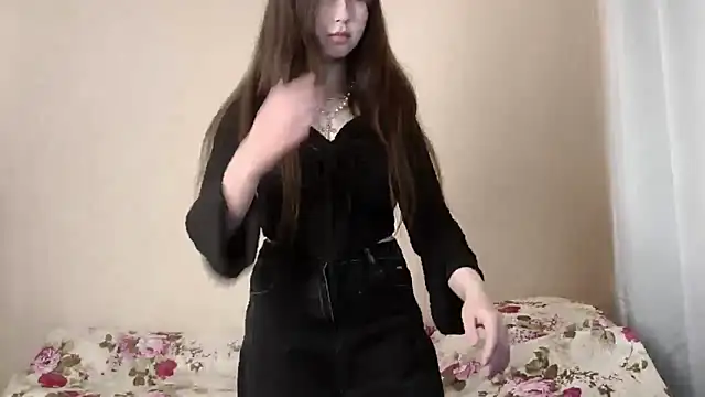 Snapshot of Monibronce chatting on November 5, 2025, 3:34 pm Monibronce online show from November 5, 2025, 3:34 pm