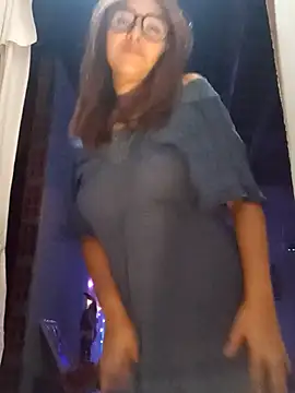 lola mamadas online show from November 30, 2025, 4:16 am