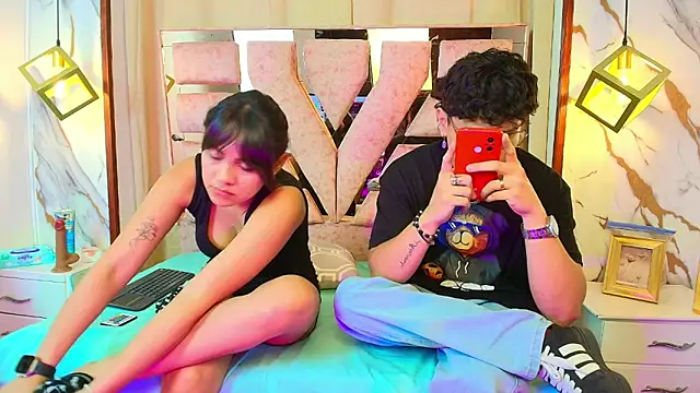 Snapshot of Zoe_And_Dylan_ chatting on November 28, 2025, 1:03 pm Zoe And Dylan online show from November 28, 2025, 1:03 pm