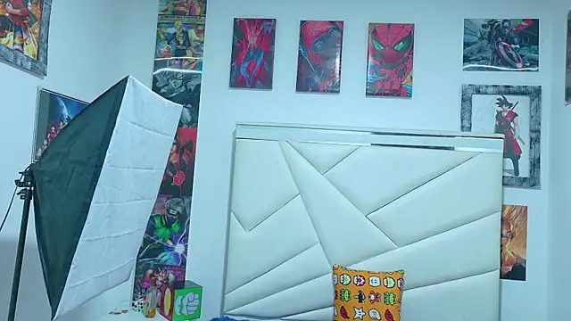 Snapshot of NICK_VERS chatting on November 13, 2025, 10:52 pm NICK VERS online show from November 13, 2025, 10:52 pm