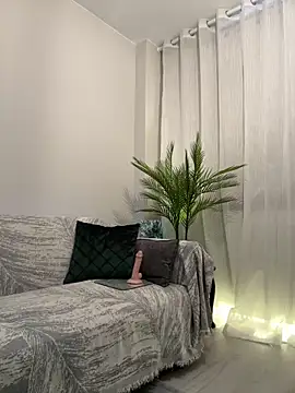 HotLdyllic online show from February 28, 2026, 1:23 pm