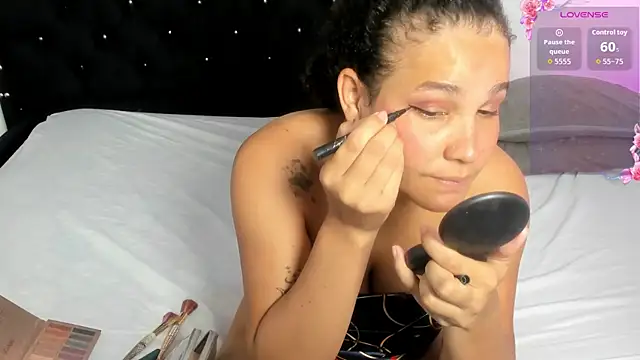 Snapshot of Olena_hot10 chatting on December 18, 2025, 2:01 pm Olena hot10 online show from December 18, 2025, 2:01 pm