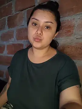 CurvyNoir online show from December 15, 2025, 2:43 pm