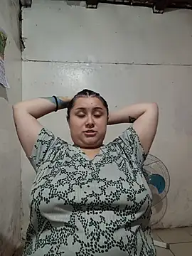 Snapshot of CurvyNoir chatting on June 6, 2026, 2:05 am CurvyNoir online show from June 6, 2026, 2:05 am