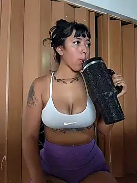 Snapshot of Zulema_cba chatting on November 19, 2025, 5:35 pm Zulema cba online show from November 19, 2025, 5:35 pm