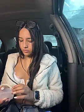 Samantha firee online show from December 3, 2025, 11:08 am