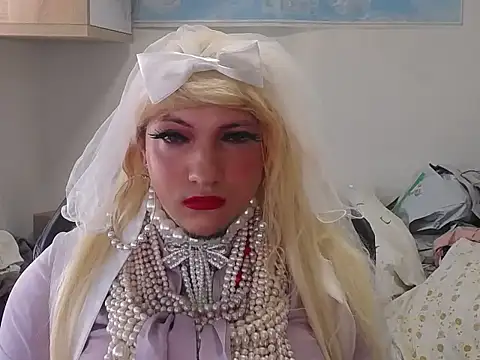 Snapshot of VanesaCrossic chatting on May 9, 2026, 9:47 am VanesaCrossic online show from May 9, 2026, 9:47 am
