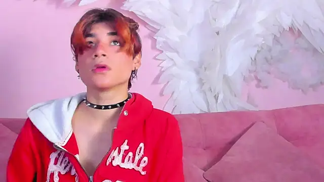 Snapshot of Leo_Glow chatting on January 14, 2026, 1:28 pm Leo Glow online show from January 14, 2026, 1:28 pm