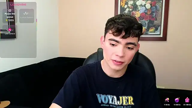 Snapshot of petitegigant33 chatting on November 2, 2025, 9:50 pm petitegigant33 online show from November 2, 2025, 9:50 pm