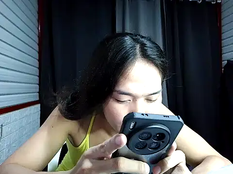 Snapshot of xwildflowerx chatting on November 28, 2025, 2:03 am xwildflowerx online show from November 28, 2025, 2:03 am