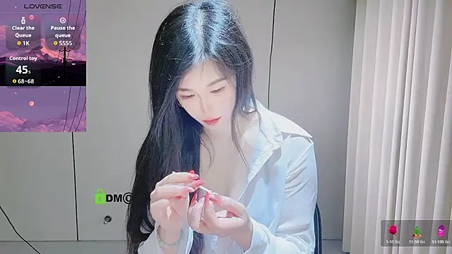 YunShan-33 online show from March 18, 2026, 1:53 am