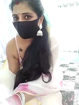 Snapshot of Divine_Lustt chatting on February 19, 2026, 9:27 am Divine Lustt online show from February 19, 2026, 9:27 am