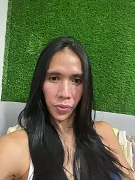 Snapshot of bellaUtops chatting on December 4, 2025, 6:38 pm bellaUtops online show from December 4, 2025, 6:38 pm