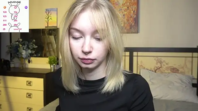 ShanelTunon online show from November 21, 2025, 7:12 pm