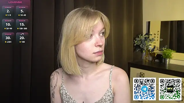 ShanelTunon online show from December 17, 2025, 7:53 pm