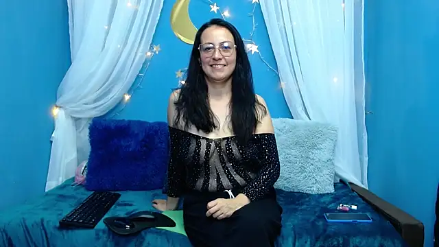 Snapshot of Lauryn_Jones chatting on November 27, 2025, 3:25 pm Lauryn Jones online show from November 27, 2025, 3:25 pm