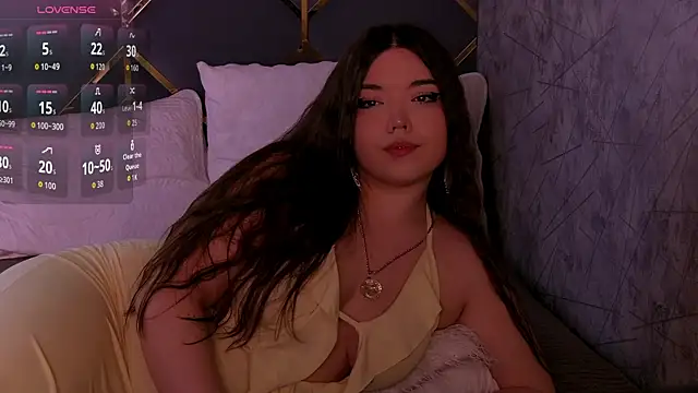 Snapshot of NaomiAster chatting on June 19, 2026, 7:45 am NaomiAster online show from June 19, 2026, 7:45 am