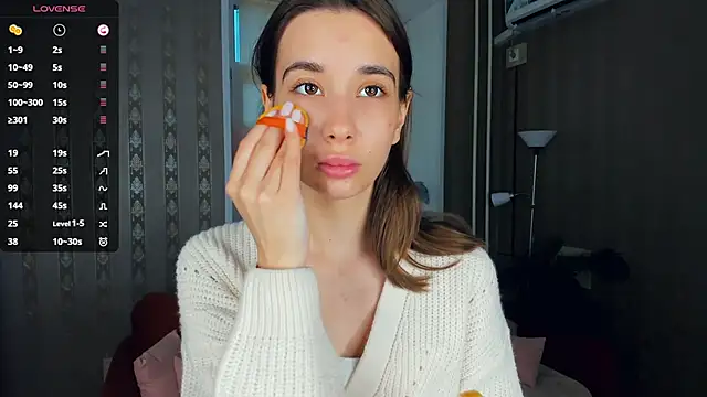 JacalynSchreiber online show from November 26, 2025, 11:55 am