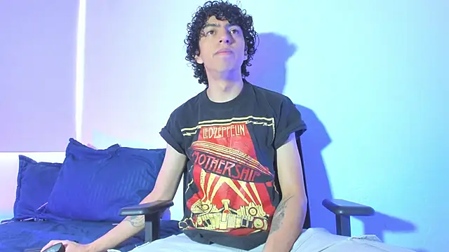 Snapshot of saint_dark chatting on December 4, 2025, 1:09 pm saint dark online show from December 4, 2025, 1:09 pm