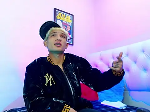 bad boy hottx online show from November 5, 2025, 11:16 pm