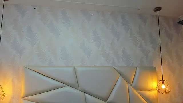 laurettedela rouse online show from November 22, 2025, 11:09 am