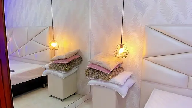 laurettedela rouse online show from December 14, 2025, 9:58 am