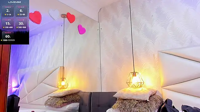 laurettedela rouse online show from December 15, 2025, 10:41 am