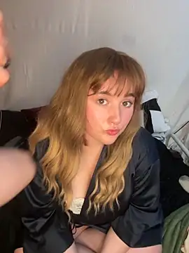 Snapshot of Ladynight04 chatting on November 3, 2025, 7:37 pm Ladynight04 online show from November 3, 2025, 7:37 pm