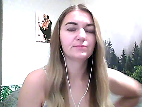 Snapshot of CandyOLimeX chatting on November 3, 2025, 9:27 pm CandyOLimeX online show from November 3, 2025, 9:27 pm