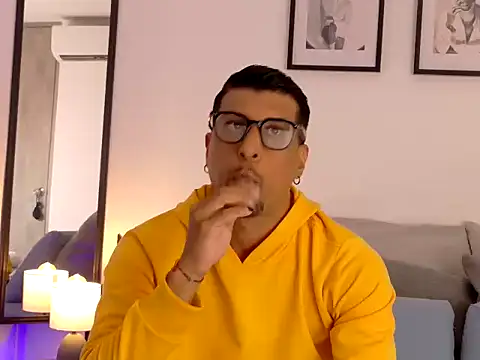 Snapshot of zac-bennett chatting on November 9, 2025, 8:29 pm zac-bennett online show from November 9, 2025, 8:29 pm