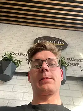 Snapshot of Niesmialyy chatting on November 1, 2025, 1:13 pm Niesmialyy online show from November 1, 2025, 1:13 pm